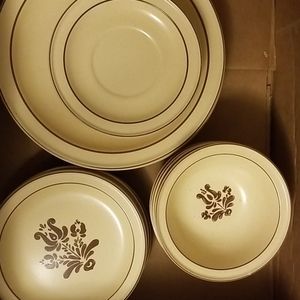4 place setting plates.